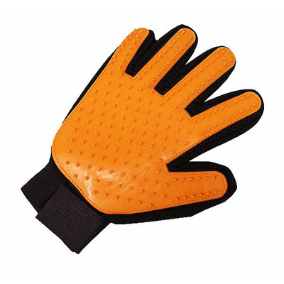 Gentle clearance deshedding glove